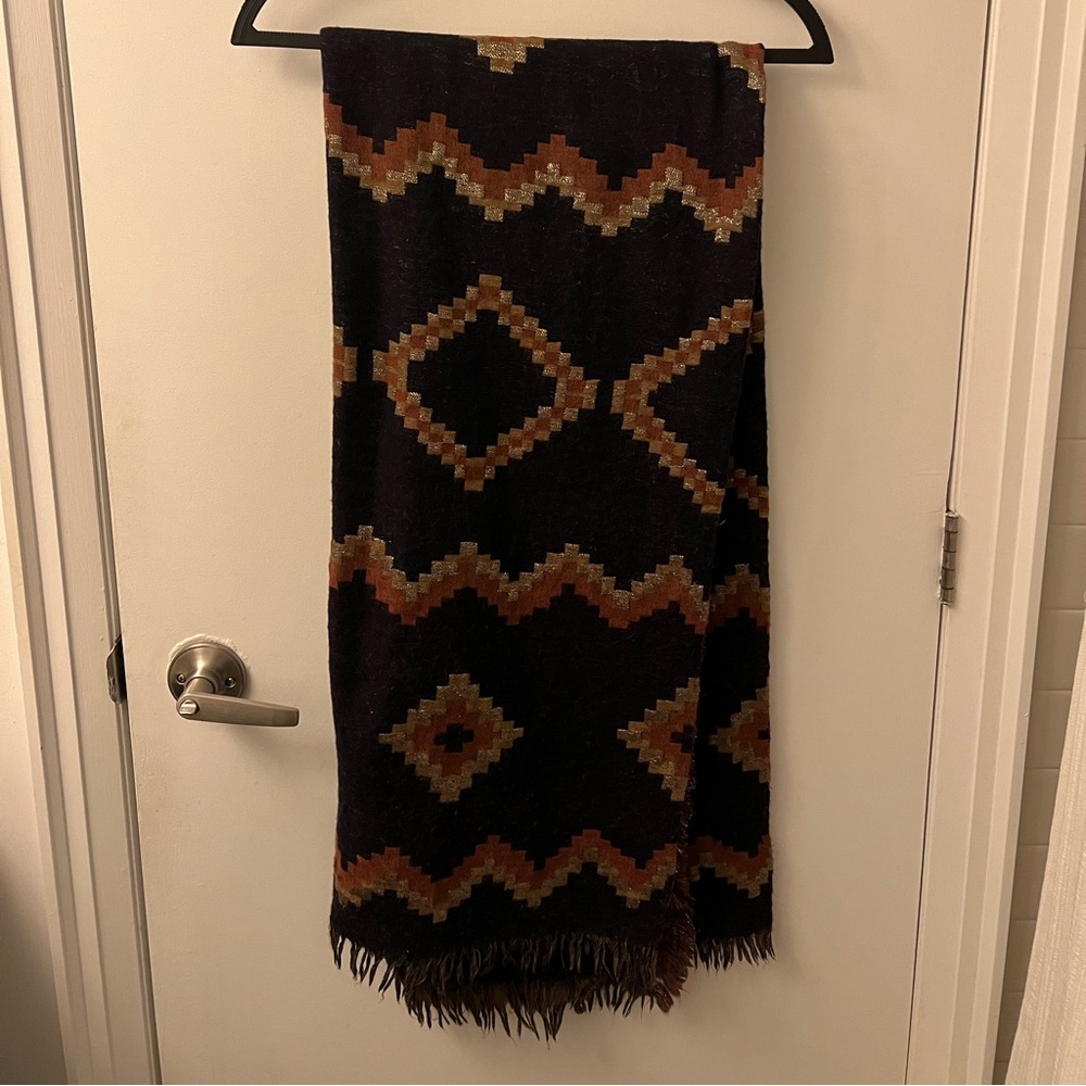 Geometric Patterned Scarf